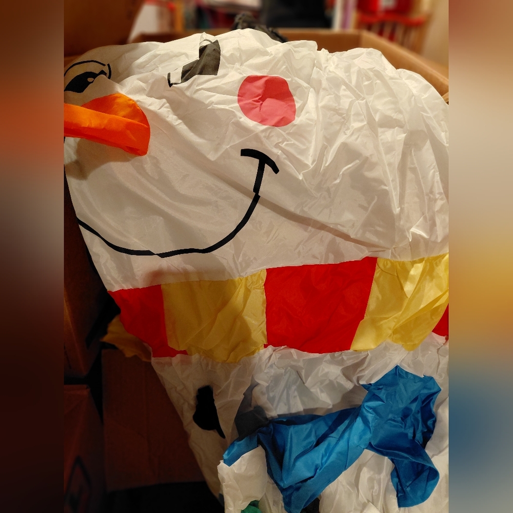Eight foot snowman inflatable lights